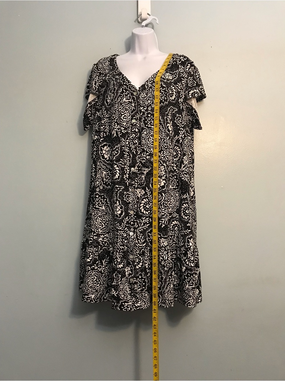 Rachel Zoe Black and White Floral V-Neck Dress